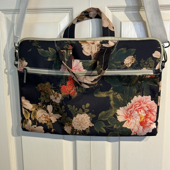 Dachee Laptop Bag Peonies with Dark Background - Picture 5 of 8
